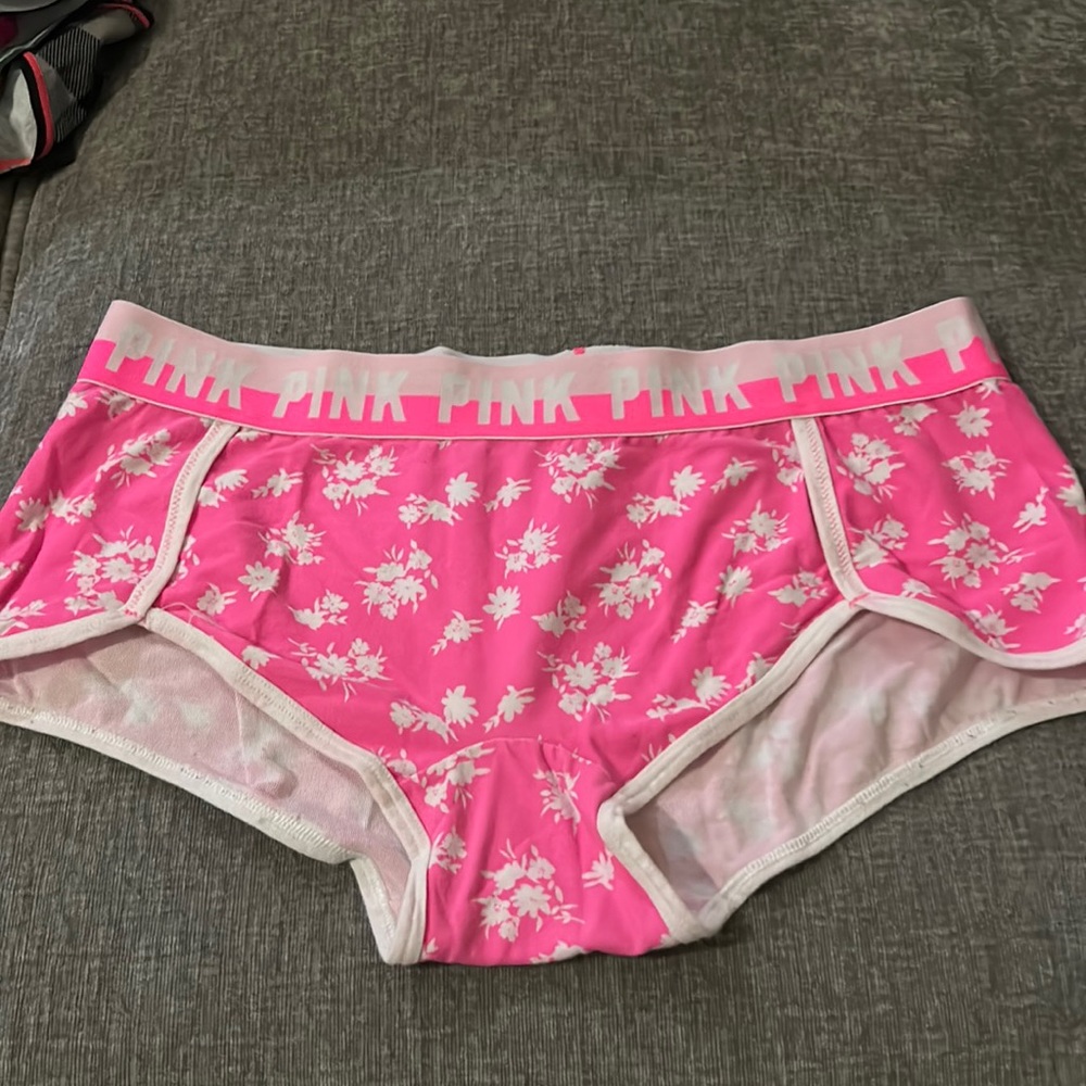 PINK boy short style size large